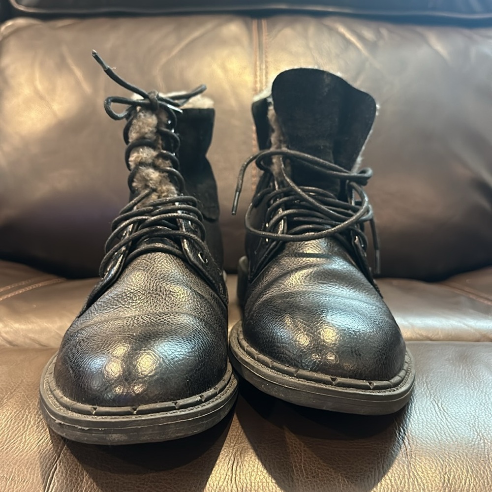 Robert Wayne Shearling Lined Boots - image 5